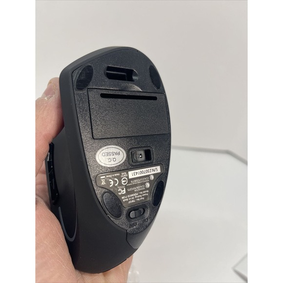 Perixx PERIMICE-713N Wireless 2.4G Optical Ergonomic Vertical Mouse - Picture 8 of 10